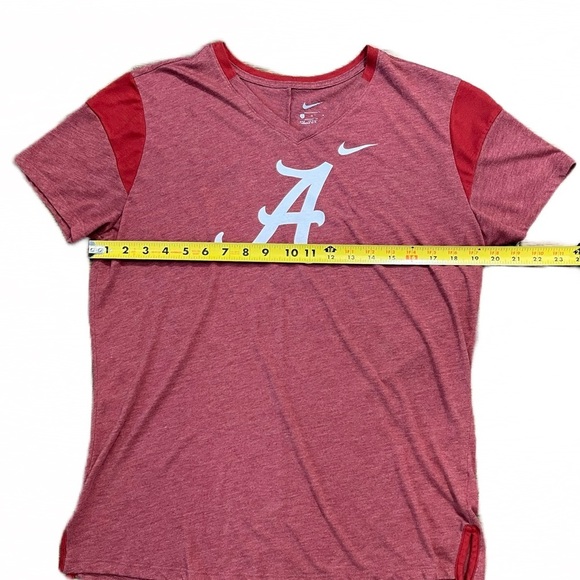 ❤️ Nike Alabama Crimson Tide T-Shirt | Large | V-Neck | Detail at Sleeves - Picture 5 of 7